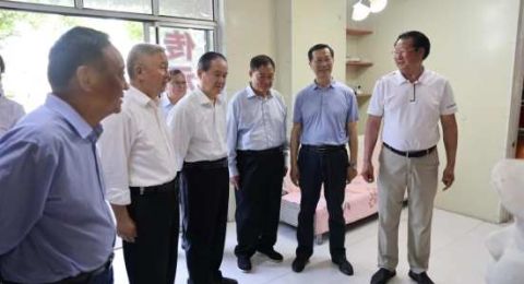 枣庄市关工委领导到“五老”庄福东“红色博物馆”调研